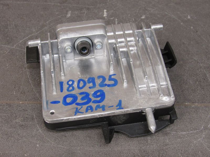 камера переднего обзора Mercedes-Benz GLA-Класс H247 2022, A2479002616 - фото №1