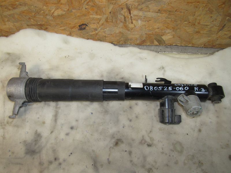 амортизатор задний правый Porsche Cayenne PO536 2024, 3.0 л., гибрид, 9Y0512010P - фото №1