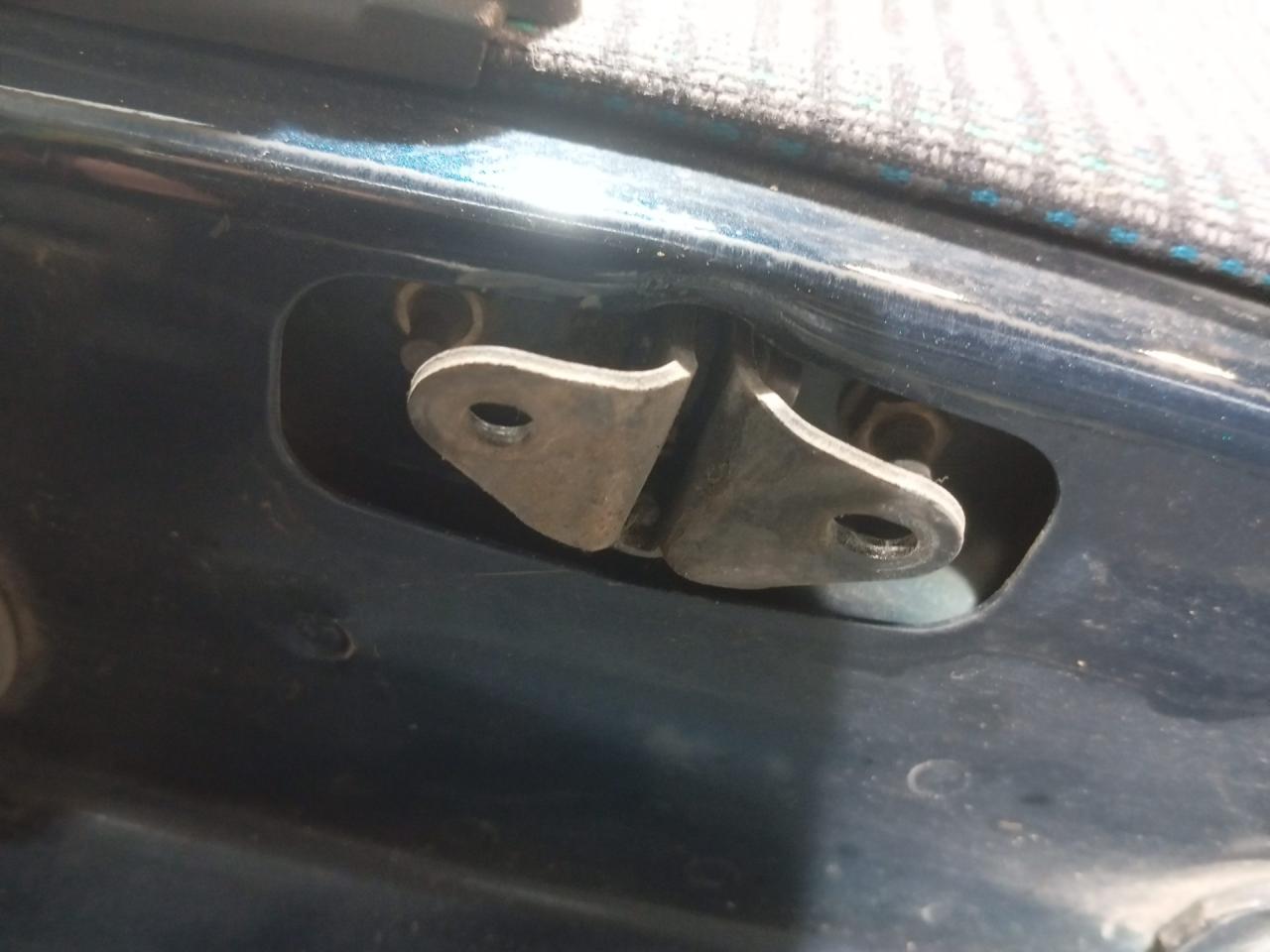 ограничитель открывания двери Toyota Carina E 1 поколение (1992 - 1998) - фото №1