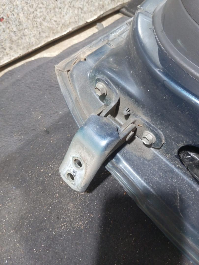 петля двери Toyota Carina E 1 поколение (1992 - 1998) - фото №1