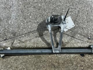 стеклоподъемник задний правый Mercedes-Benz E-Класс W124 [рестайлинг] (1987 - 1993), седан