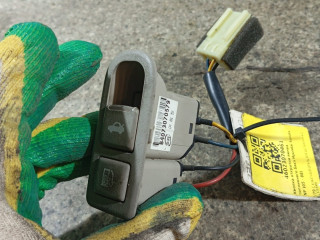 кнопка открытия лючка топливного бака Hyundai Sonata NF (2005 - 2008)