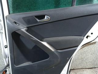 обшивка двери задняя правая Volkswagen Tiguan 1 поколение (2007 - 2011)