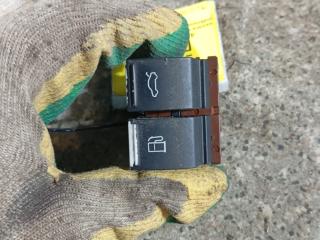 кнопка открытия багажника Volkswagen Passat B6 (2005 - 2010)