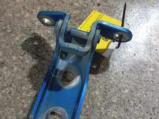 петля двери Chevrolet Cruze 1 поколение (2009 - 2012)