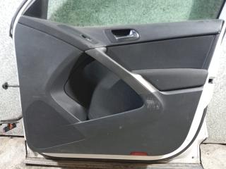 обшивка двери передняя правая Volkswagen Tiguan 1 поколение (2007 - 2011)