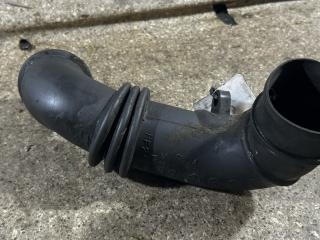 патрубок воздушного фильтра Mazda 626 GF (1997 - 1999), 2.0 л., TD, RF-2A, дизель, МКПП, RF2A13221