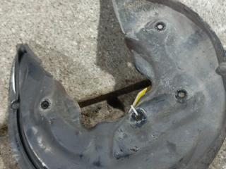 защитный кожух тормозного механизма Volkswagen Tiguan 1 поколение (2007 - 2011), 2.0 л., TDi, дизель, робот, полный привод, 5N0615611D