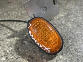 повторитель поворота на крыле левый Hyundai Sonata Y3 (1993 - 1996)