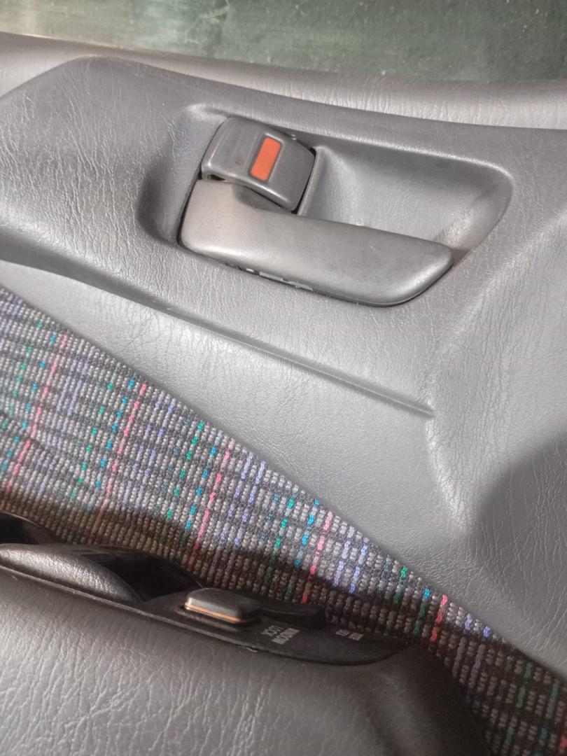 ручка внутренняя передняя левая Toyota Carina E 1 поколение (1992 - 1998) - фото №1