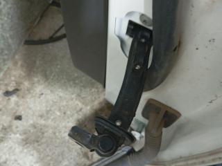 ограничитель открывания двери Volkswagen Tiguan 1 поколение (2007 - 2011)