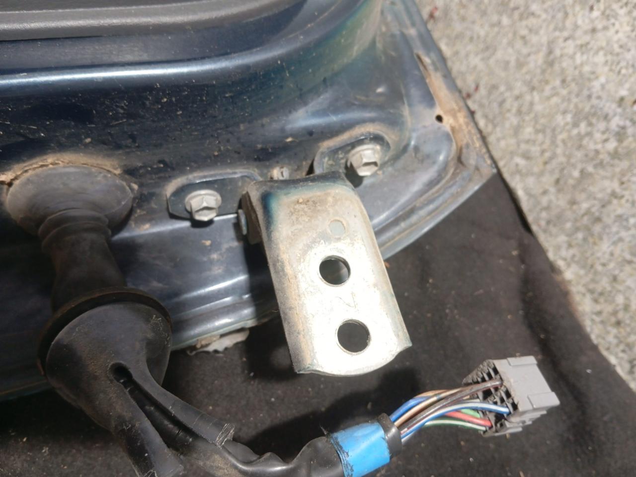 петля двери Toyota Carina E 1 поколение (1992 - 1998) - фото №1