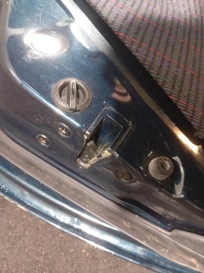 замок двери задней правой Toyota Carina E 1 поколение (1992 - 1998), седан - фото №1