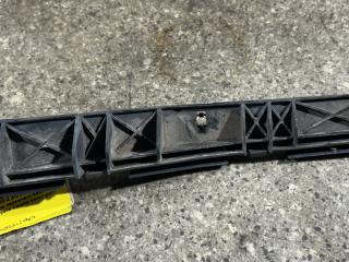 Крепление бампера переднего Toyota Corolla Verso 1 поколение [рестайлинг] (2004 - 2007), 52536-0F010