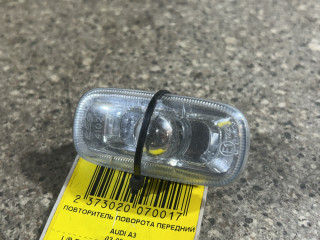 повторитель поворота на крыле левый Audi A3 8P/8PA [рестайлинг] 2006