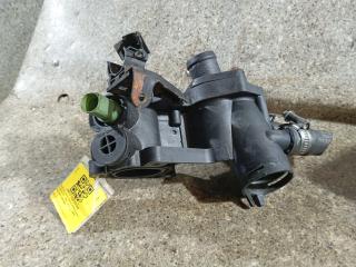 корпус термостата Volkswagen Golf 4 поколение (1997 - 2006), 1.4 л., i, APE, бензин, 5МКПП