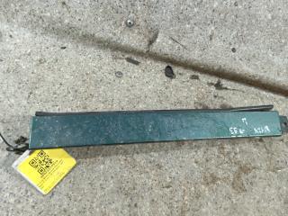 ресничка (ус) левой фары Mercedes-Benz E-Класс W124 [рестайлинг] (1987 - 1993)