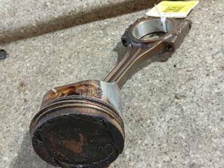 поршень Volkswagen Golf 4 поколение (1997 - 2006), 1.4 л., i, AXP, бензин, 5МКПП