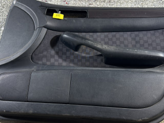 обшивка двери передняя правая Audi A6 4B/C5 (1997 - 2001)