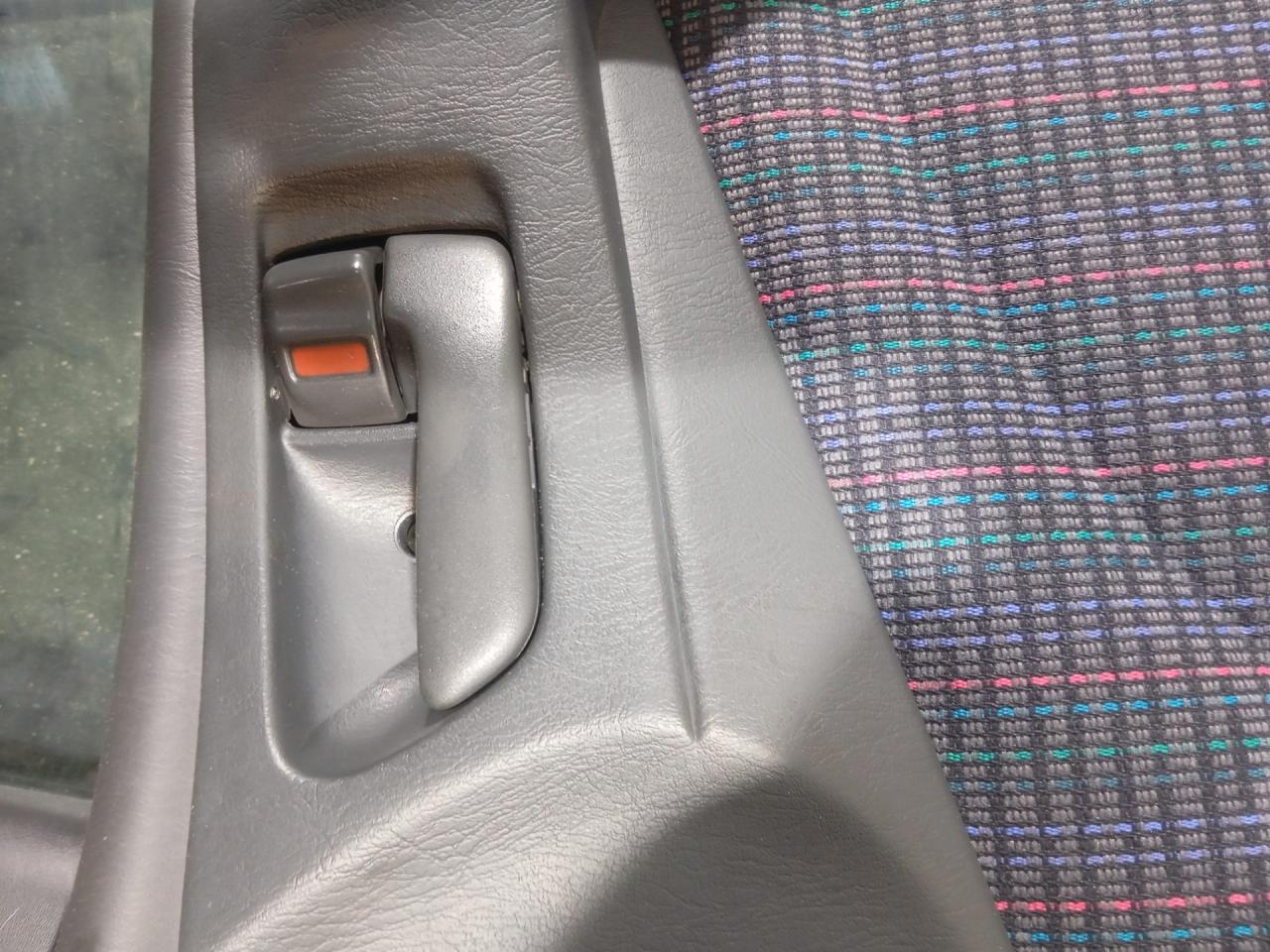 ручка внутренняя передняя правая Toyota Carina E 1 поколение (1992 - 1998) - фото №1