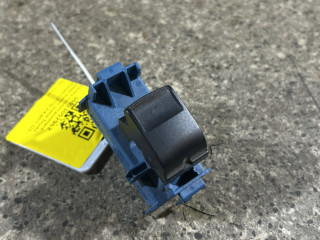 кнопка стеклоподъемника двери задней правой Toyota Avensis 3 поколение (T270) [2-й рестайлинг] (2015 - 2018), универсал