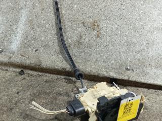 замок двери передней левой Volkswagen Passat B6 (2005 - 2010)