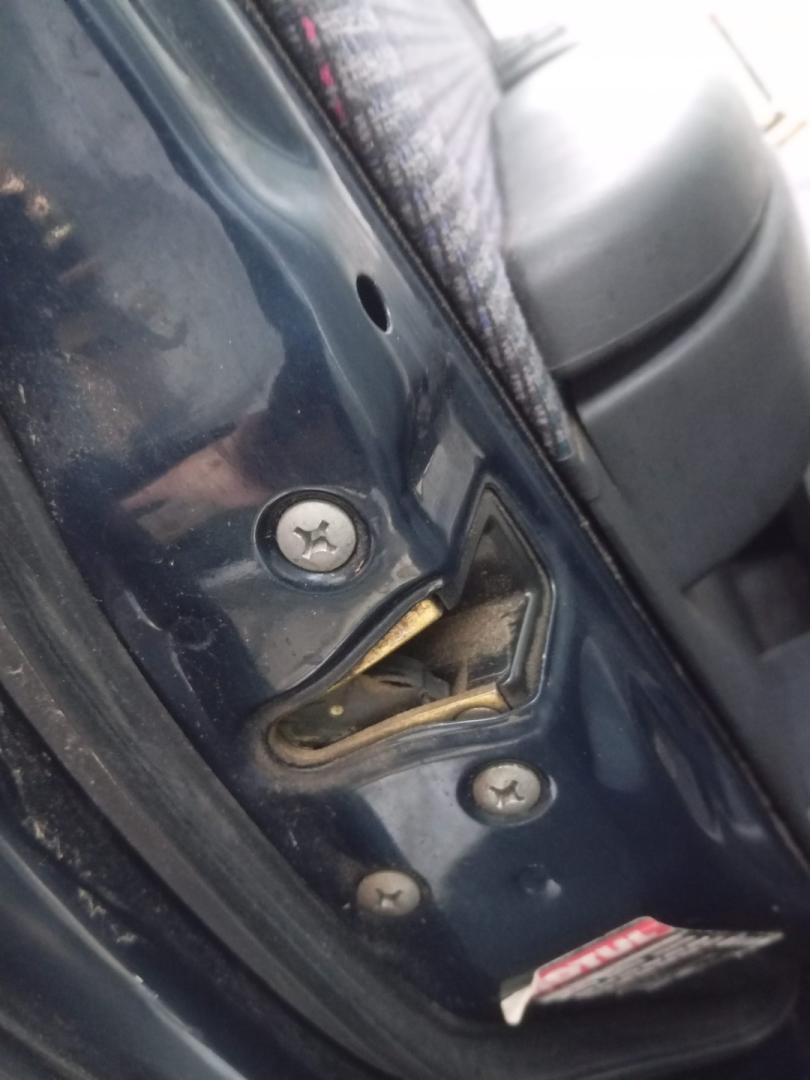 замок двери передней левой Toyota Carina E 1 поколение (1992 - 1998) - фото №1