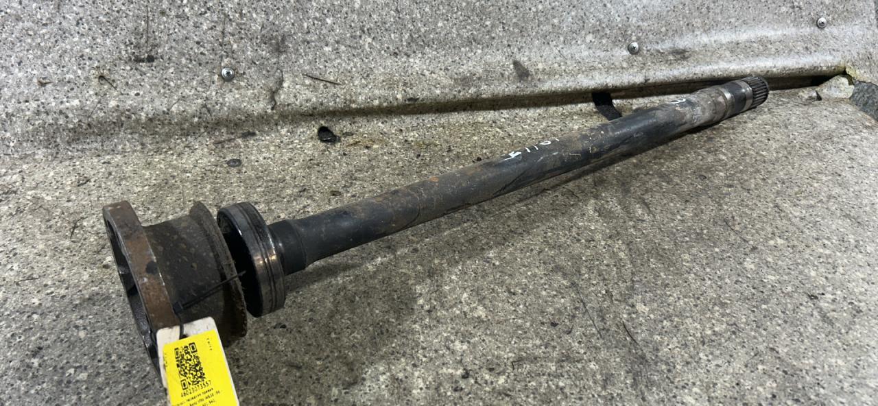 полуось передняя правая (приводной вал, ШРУС) Mercedes-Benz Vito W638 (1996 - 2003), 2.3 л., D, OM 601.942, дизель, МКПП - фото №1