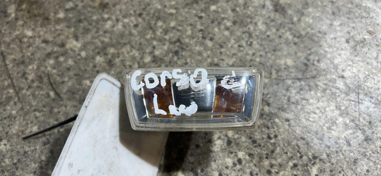 повторитель поворота на крыле левый Opel Corsa D (2006 - 2010) - фото №1