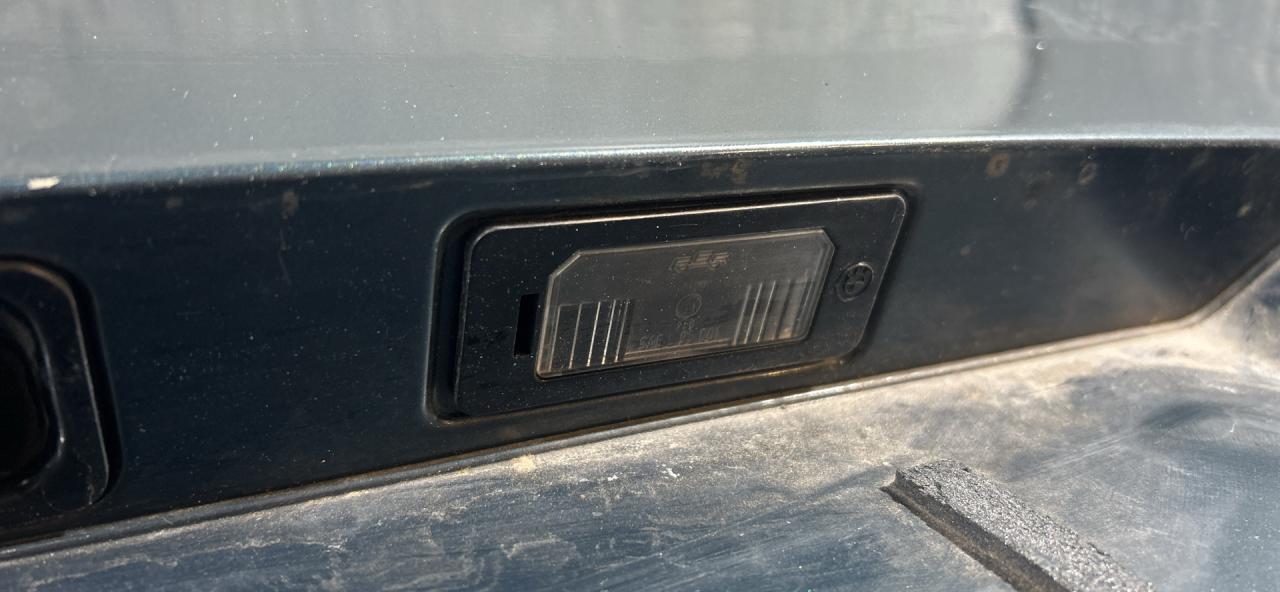 подсветка номера BMW 5 серия E39 (1995 - 2000), седан - фото №1