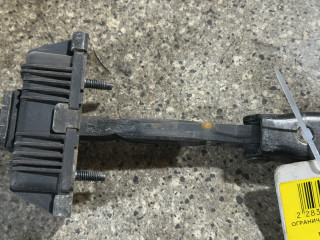 ограничитель открывания двери Toyota Avensis 2 поколение (T250) 2006