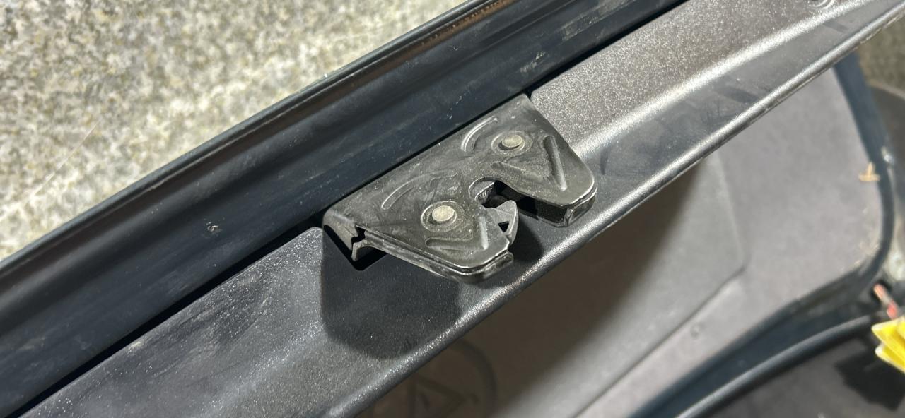 замок багажника BMW 5 серия E39 (1995 - 2000), седан - фото №1