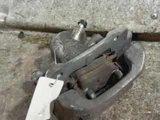 суппорт задний левый Toyota Verso 1 поколение [рестайлинг] (2012 - 2015), 1.6 л., D-4D