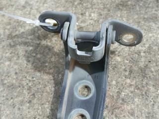 петля двери Honda FR-V 1 поколение (2004 - 2009)