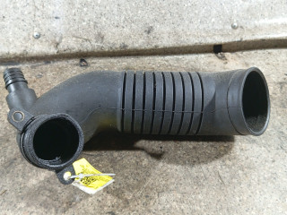 патрубок воздушного фильтра Audi A4 B6 (2000 - 2006), 1.9 л., TDi, AVF, дизель, МКПП, 8E0129615