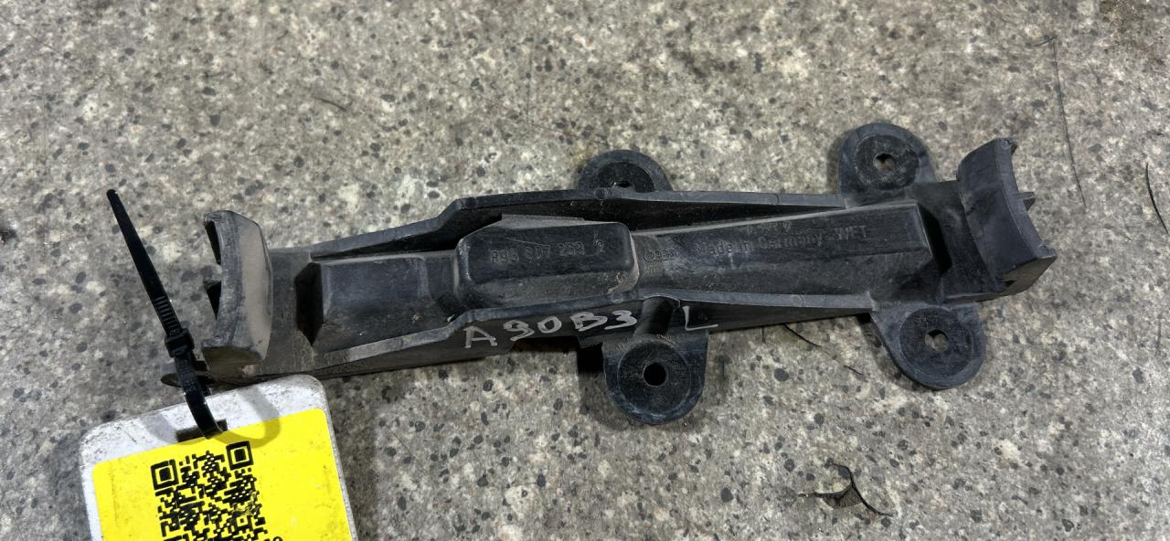 Крепление бампера переднего Audi 90 89/B3 1990, 893807253 - фото №1