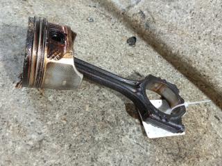 поршень Volkswagen Golf 4 поколение (1997 - 2006), 1.4 л., i, APE, бензин, 5МКПП