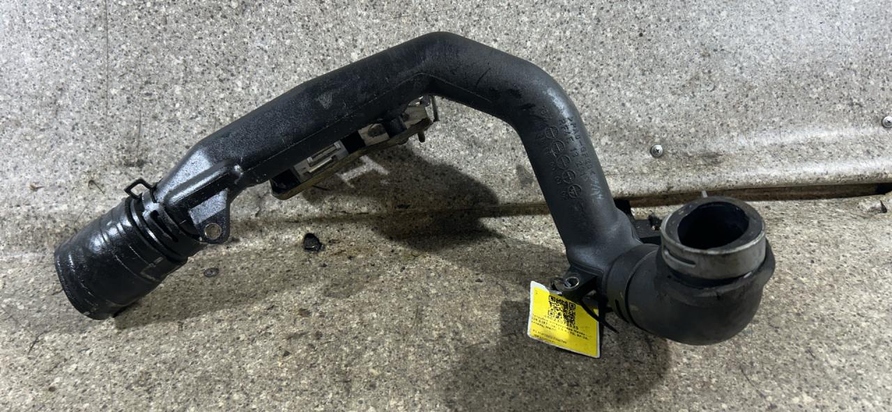 патрубок интеркулера Mazda 626 GF (1997 - 1999), 2.0 л., TD, RF-2A, дизель, МКПП, RF4F13231 - фото №1