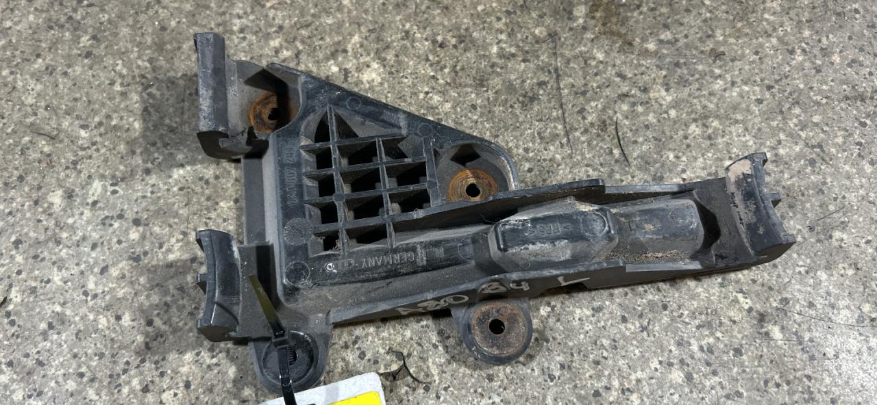 Крепление бампера переднего Audi 80 8C/B4 (1991 - 1996), 8A0807283 - фото №1