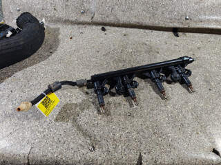 форсунка Peugeot 207 1 поколение (2006 - 2009), 1.4 л., 8FS (EP3), бензин, МКПП, V754181680, V752817680