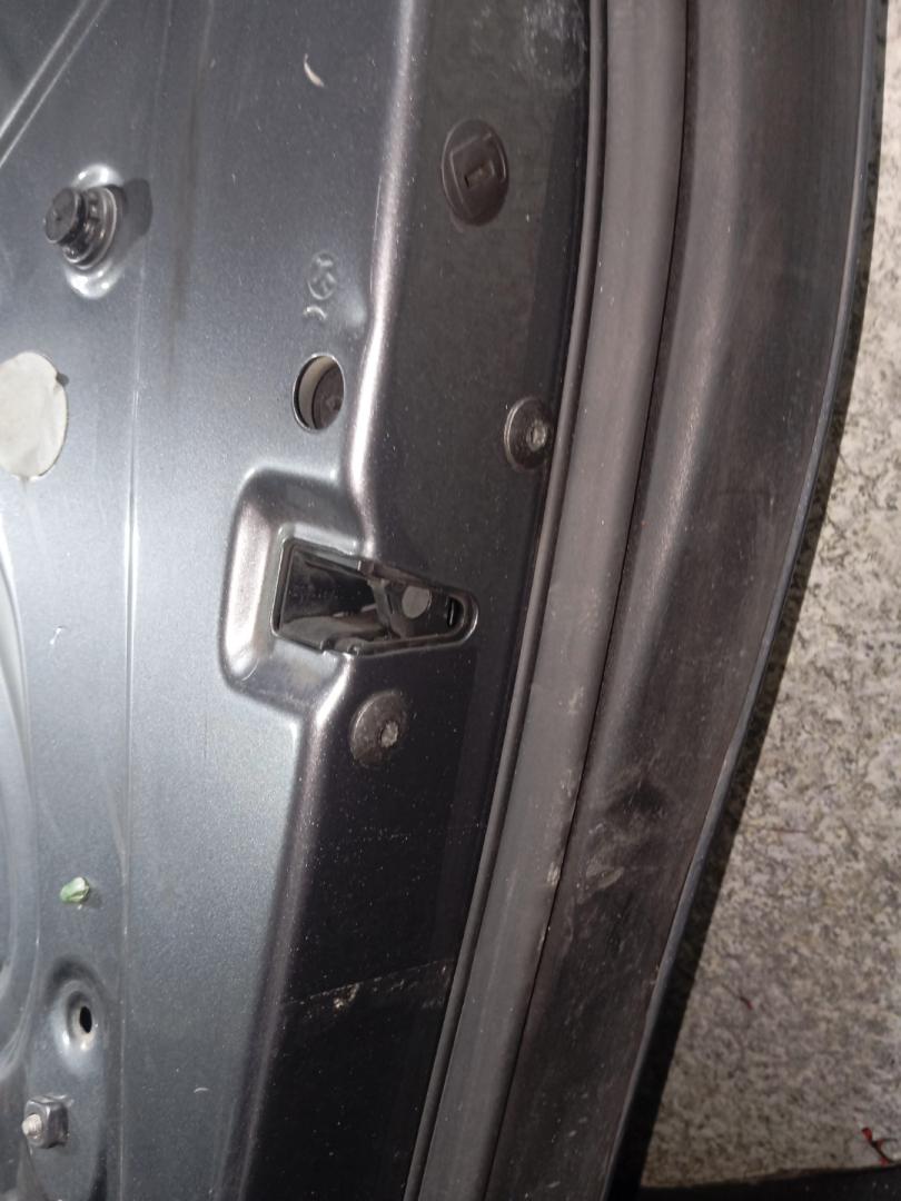 замок двери задней правой Volkswagen Jetta 5 поколение (2005 - 2011), седан - фото №1