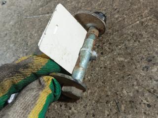 болт развальный Audi A4 B5 (1994 - 1999), 1.9 л., дизель, полный привод