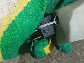 реле (прочие) Audi A4 B6 (2000 - 2006), 1.9 л., TDi, AVF, дизель, МКПП, полный привод, 4H0951253C