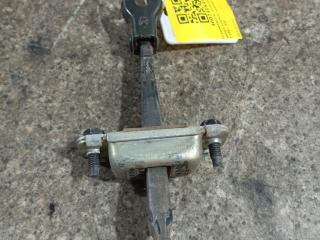 ограничитель открывания двери Kia Carens 2 поколение (2006 - 2013)