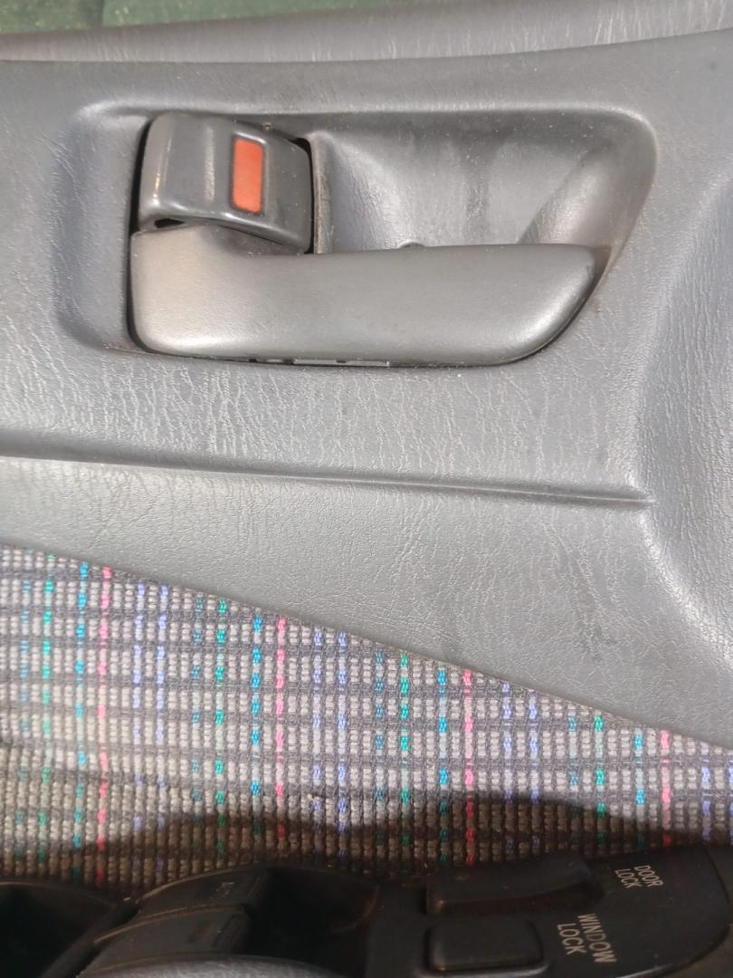 ручка внутренняя передняя левая Toyota Carina E 1 поколение (1992 - 1998) - фото №1