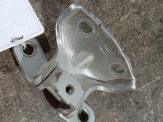 петля двери Kia Carens 2 поколение (2006 - 2013)