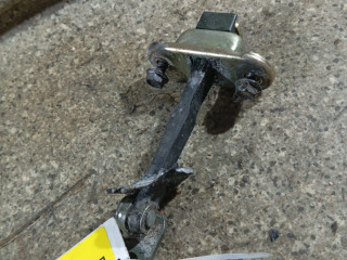 ограничитель открывания двери SsangYong Korando 2 поколение 1998