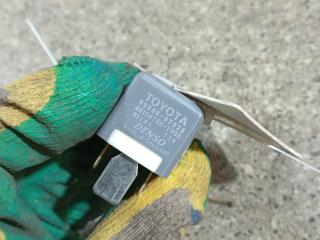 реле (прочие) Toyota Corolla Verso 1 поколение [рестайлинг] (2004 - 2007), D-4D, дизель, 90080-87030, AH1567002900