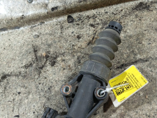 цилиндр сцепления рабочий Fiat Grande Punto 1 поколение (2006 - 2008), 1.4 л., i, 350 A1.000, бензин, МКПП, 55183442