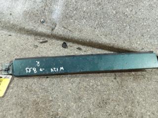 ресничка (ус) правой фары Mercedes-Benz E-Класс W124 [рестайлинг] (1987 - 1993)